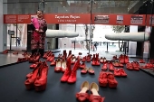 La instalacin de Zapatos Rojos vacos hace visible la violencia de gnero en Mxico