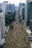 Ato pr-Bolsonaro visto no sentido Consolao da avenida Paulista