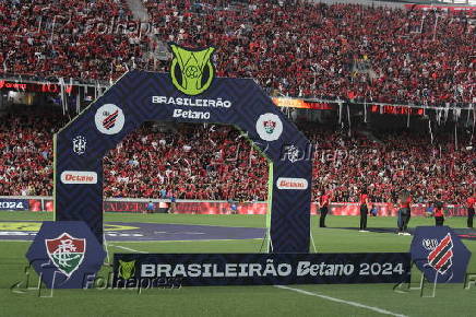 Partida entre o athletico contra o fluminense pelo campeonato brasileiro da srie a