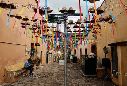 Mexicans living in the U.S. return to Mexico to spend the Christmas holiday with their families