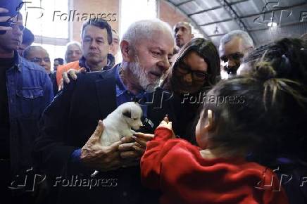 Presidente Lula  visita um abrigo para pessoas atingidas pelas enchentes em So Leopoldo (RS)