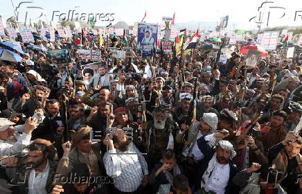 Houthi supporters rally in Sana'a in solidarity with the Palestinian people