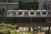 Trem da Linha 5-Lils do Metr na zona sul de So Paulo