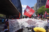 Manifestantes protestam contra a jornada de trabalho 6x1