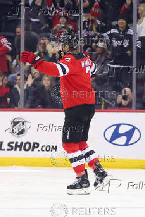 NHL: Philadelphia Flyers at New Jersey Devils