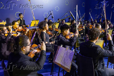 Orquestra Sinfnica de Helipolis na abertura de evento 