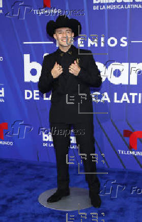 El negro y los diseos clsicos intervenidos dominaron la alfombra de los Latin Billboards