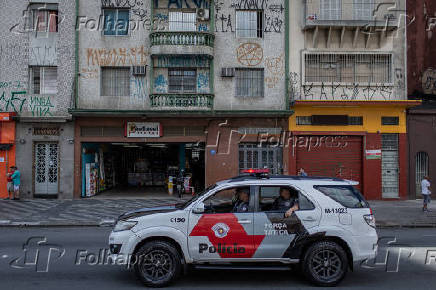 PM faz patrulha na avenida Rio Branco, nas proximidades da cracolndia