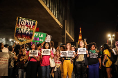 Mulheres protestam na av. Paulista contra projeto que criminaliza o aborto legal