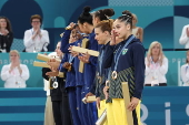 Ginastas do Brasil festejam o Bronze em Paris