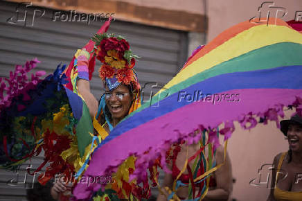 Folies durante bloco clandestino nas ruas do centro do RJ