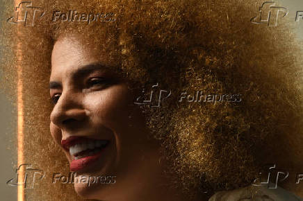 A cantora Vanessa da Mata 