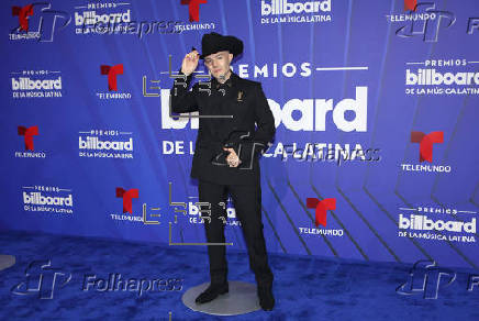 El negro y los diseos clsicos intervenidos dominaron la alfombra de los Latin Billboards