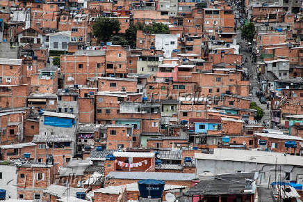 Vista da residncias na comunidade de Paraispolis, na zona sul de So Paulo (SP)