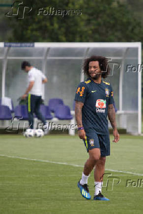 Marcelo durante treino da seleo brasileira