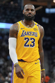 NBA: Los Angeles Lakers at San Antonio Spurs