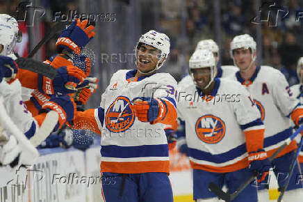 NHL: New York Islanders at Toronto Maple Leafs