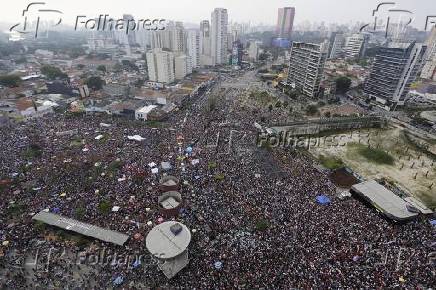 Protesto contra o presidencivel Jair Bolsonaro (PSL) no largo da Batata (SP)