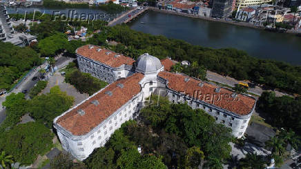 Vista area da Casa da Cultura, em Recife (PE)