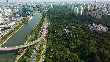 Trecho ao lado da marginal Pinheiros  privado e contguo ao parque BurleMarx