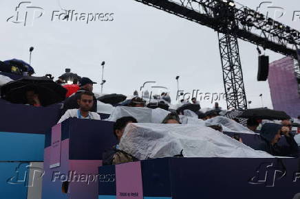 Preparativos para a cerimnia de abertura dos Jogos  de Paris