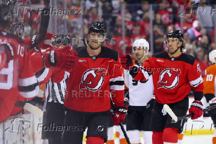 NHL: Philadelphia Flyers at New Jersey Devils