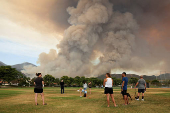 Airport Fire burns in the hills of Orange County