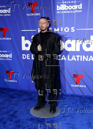 El negro y los diseos clsicos intervenidos dominaron la alfombra de los Latin Billboards