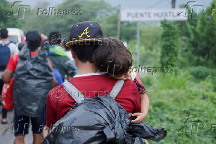 Migrant caravan leaves Huixtla to reach the U.S. border