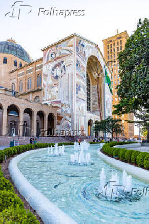 Aparecida hoje faxada da Basílica quase pronta. 