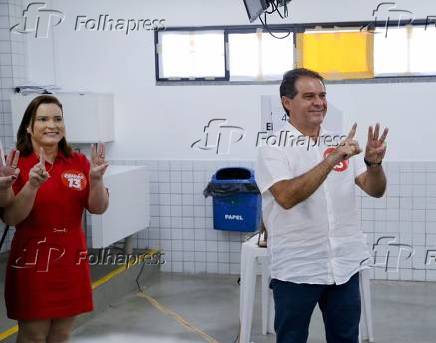 Evandro Leito candidato do PT vota em Fortaleza