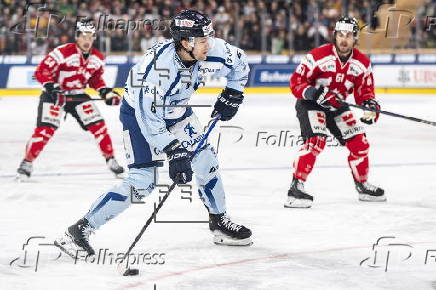 Spengler Cup 2024 - Team Canada vs Straubing Tigers