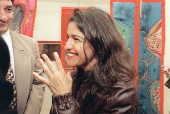 A cantora Suzana Salles na exposio