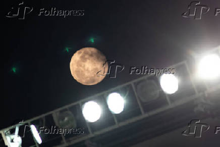 Vista da lua Superlua no Rio de Janeiro