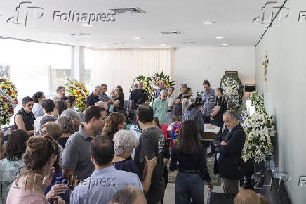 Enterro do jornalista Clvis Rossi em So Paulo