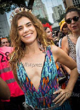 Mariana Aydar durante desfile do bloco Acadmicos do Baixo Augusta