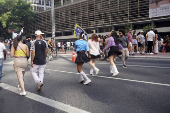 Movimentao na Avenida Paulista na tarde deste domingo