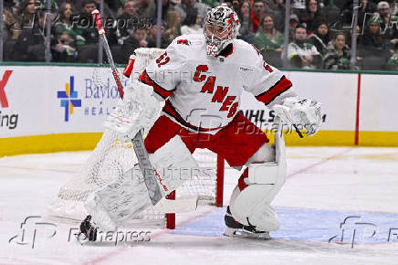 NHL: Carolina Hurricanes at Dallas Stars