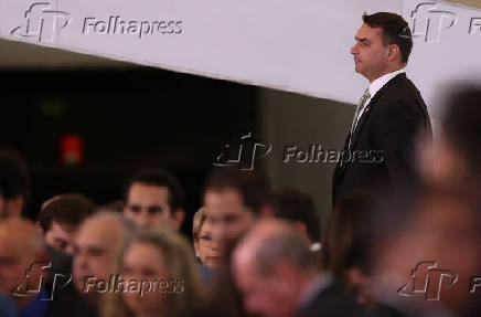 Senador Flvio Bolsonaro (RJ) chega para solenidade no Palcio do Planalto (DF)