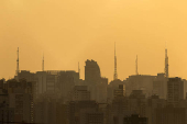 Vista do centro da cidade de So Paulo a partir da Mooca mostra nuvem de poluio
