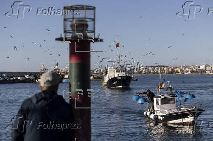 Pescadores andaluces de arrastre paran en protesta por el recorte de das de faena que impuso la UE