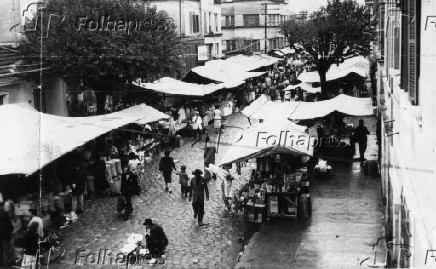 Vista de feira livre no bairro da Vila Mariana, em So Paulo (1957)