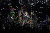 A cantora Madonna durante o show da Celebration Tour,realizado na praia do RJ