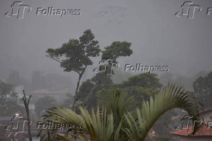 Ceu fechado e chuva em so paulo