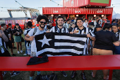 Hinchas del Mineiro y Botafogo en la zona de fanticos de la Conmebol Libertadores en Buenos Aires