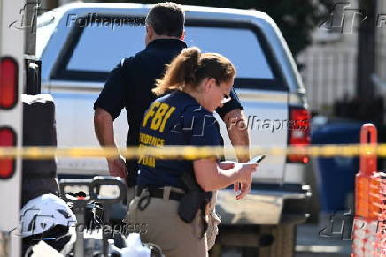 Agentes do fbi e do atf invadem uma residncia onde o suspeito shamsud-din jabbar ficou enquanto estava em nova orleans, louisiana, antes do ataque terrorista da bourbon street no dia de ano novo