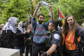 Universidad de California cancela ceremonia de graduacin tras arrestos de estudiantes