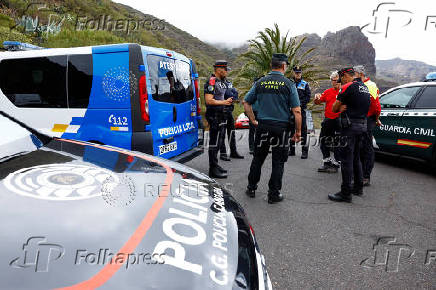 Guardia Civil agents and police officers organise the search for the young Briton Jay Slater in the Masca ravine