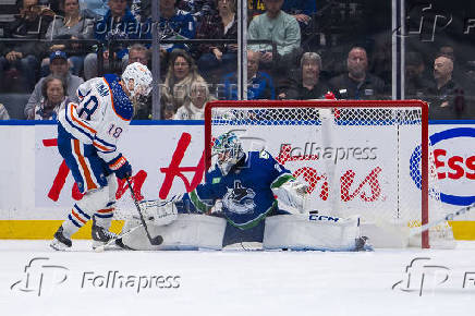 NHL: Edmonton Oilers at Vancouver Canucks