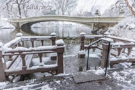 Neve  vista acumulada no Central Park em Nova York